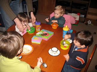 playgroup eating 2