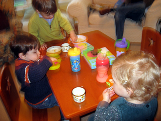 playgroup eating6